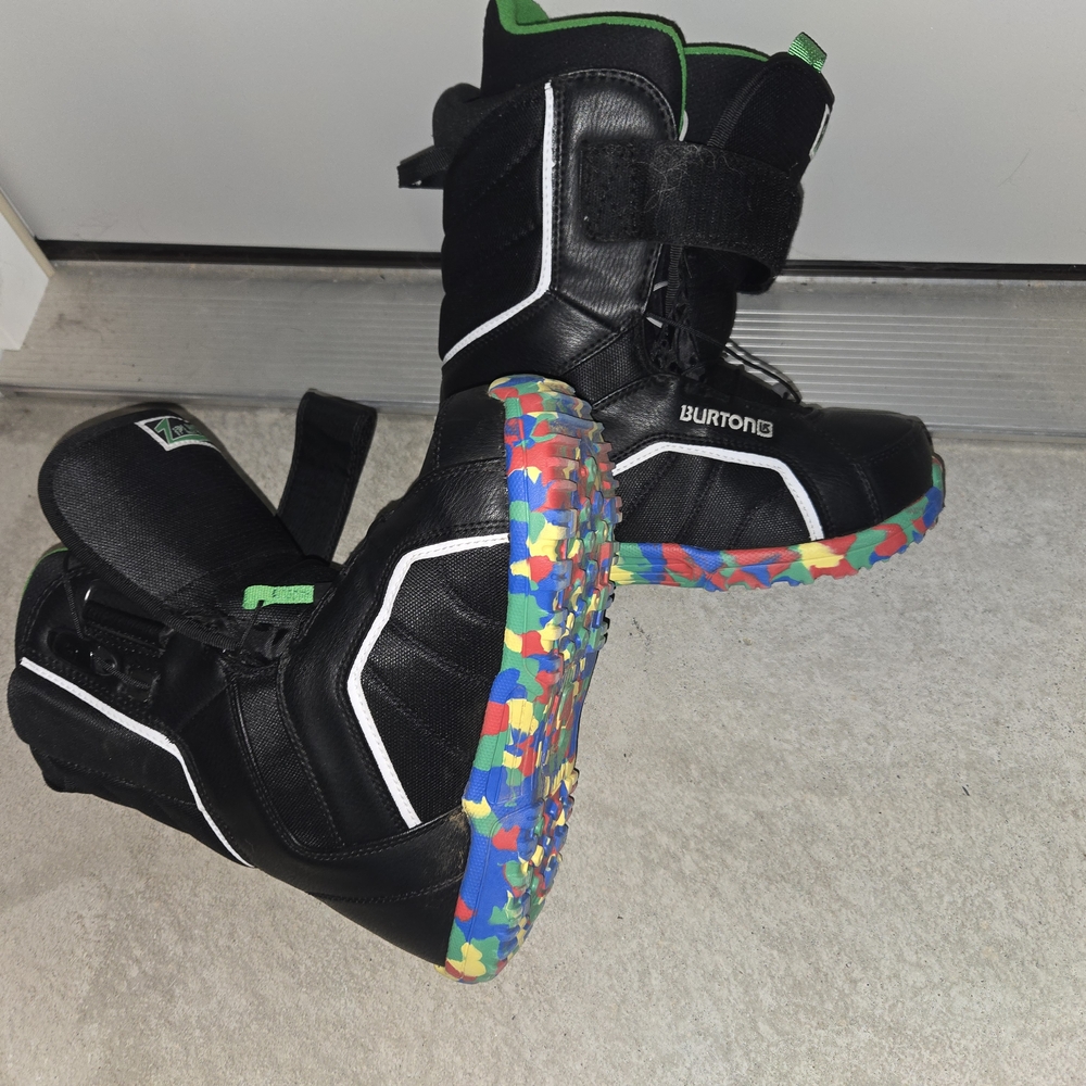 Burton Kids Size 6 Zipline PullCord Snowboard Boots